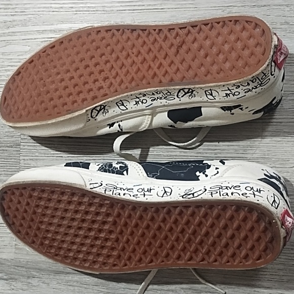 Vans White Sneakers with Black Map Design - Picture 5 of 5